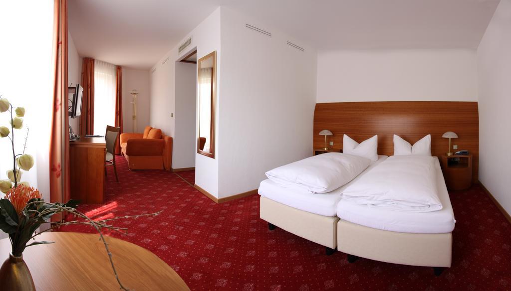 Hotel Zur Pfalz كاندل الغرفة الصورة