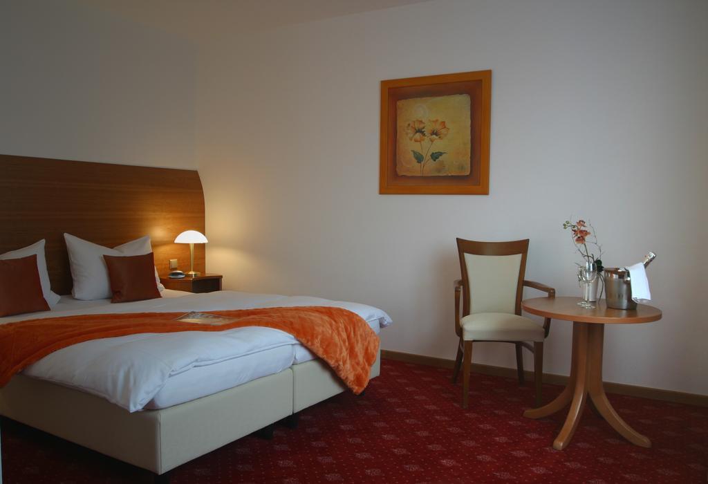 Hotel Zur Pfalz كاندل المظهر الخارجي الصورة